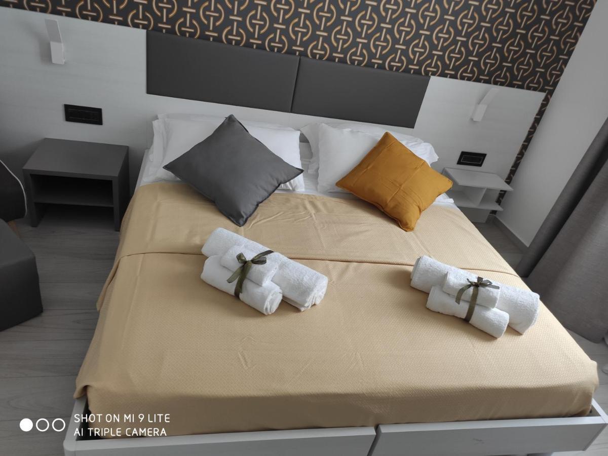 Thalya Luxury Rooms Сиракуза Екстериор снимка